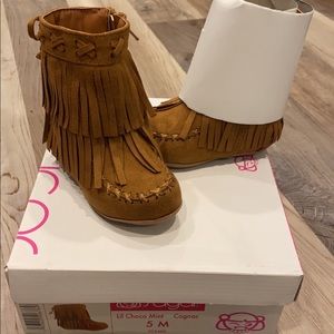 Toddler girl moccasin fringe boots